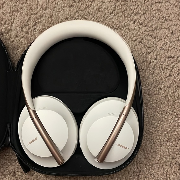 COPY - Bose Noise Cancelling Wireless Bluetooth Headphones 700 soapstone - Picture 2 of 9